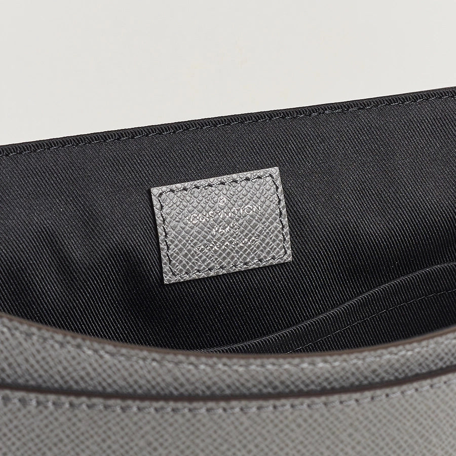 Sacoche Louis Vuitton - District PM - Gris Taïga