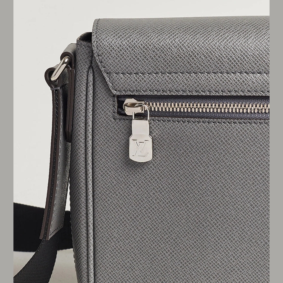 Sacoche Louis Vuitton - District PM - Gris Taïga