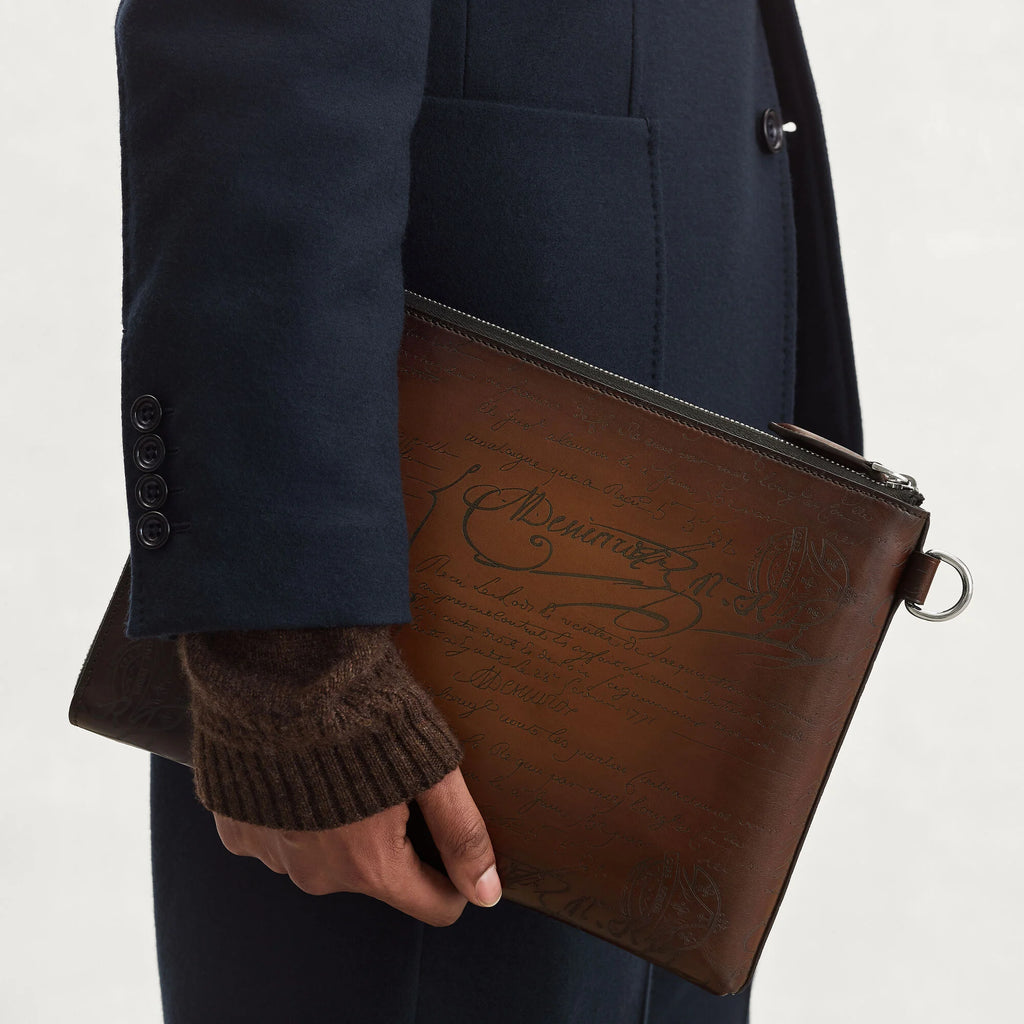 Pochette Berluti - Nino GM SCRITTO en Cuir - Marron
